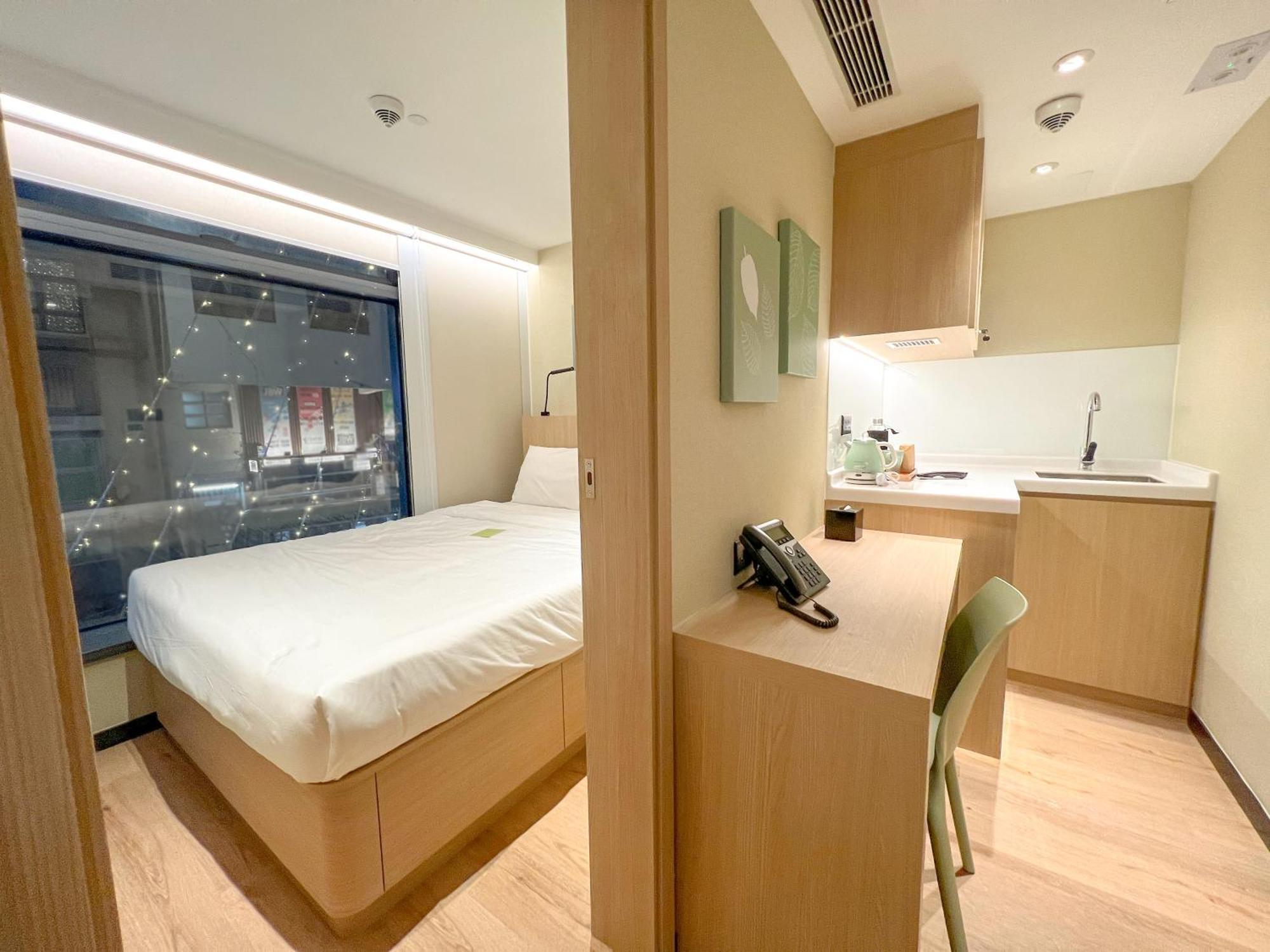 Отель Urbanwood Ap Lei Chau Гонконг Экстерьер фото